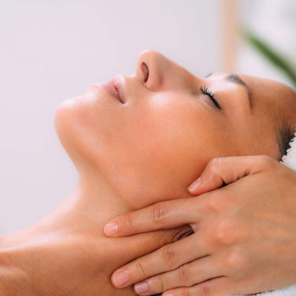 Deluxe Facial, calming skin, relaxation in Brightwater